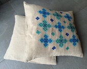 French Linen pillow manually embroidered/Taie de coussin en lin brodé main