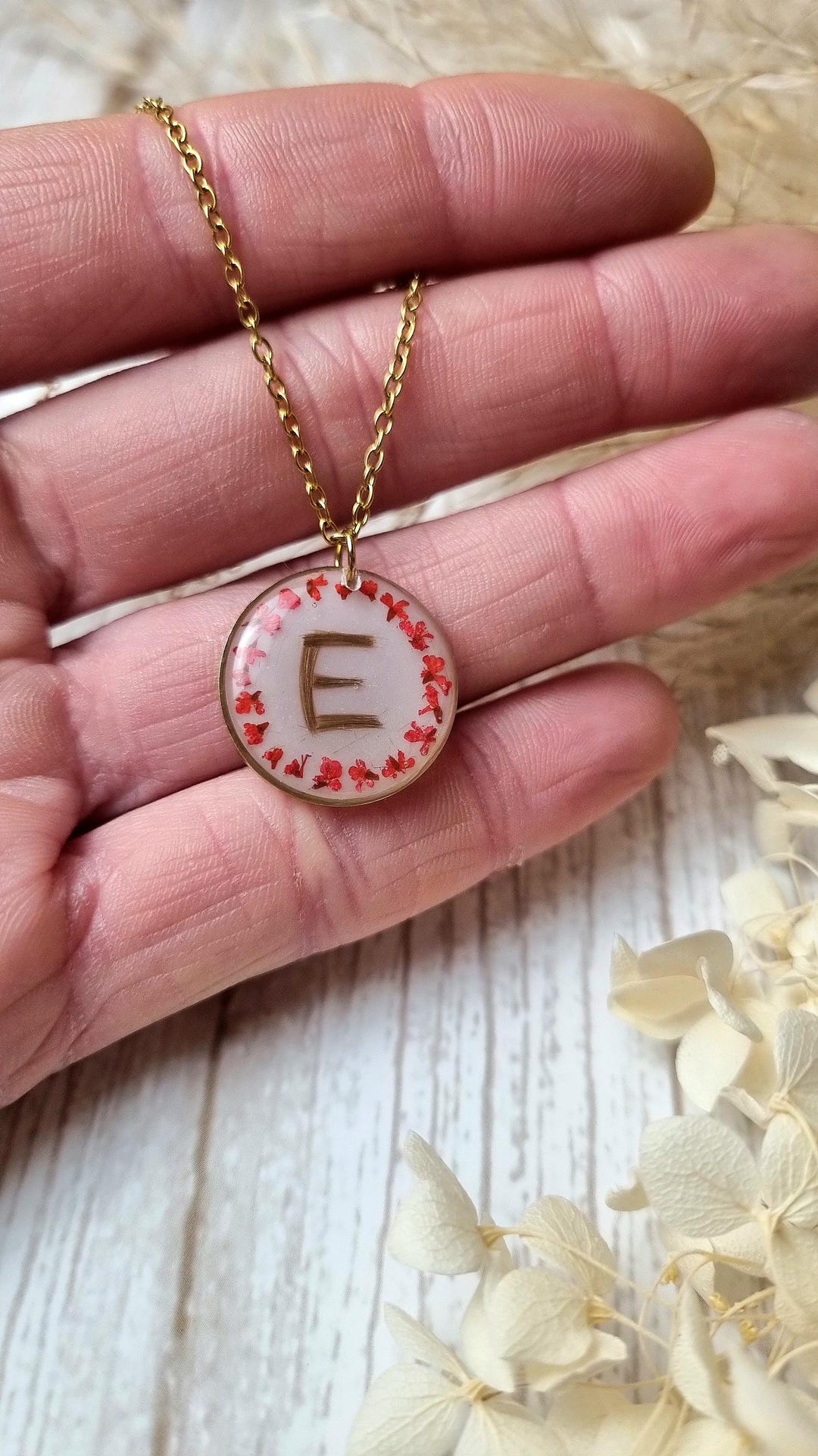initial-and-dried-flowers-breast-milk-necklace-with-hair-unique
