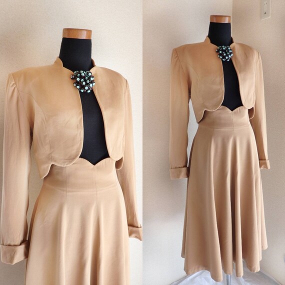 1940s suit / 40s Apricot tan Scallop edged Bolero