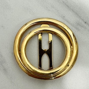 Ciner Vintage Round Gold Tone Scarf Dress Clip Designer Jewelry Accessory 1960s 1970s Costume