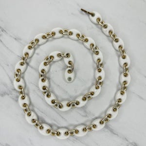 Vintage White Plastic Gold Tone Metal Chain Link Belt Size XS Small 35&quot; 70s 80s Mod Fashion Statement Retro Style