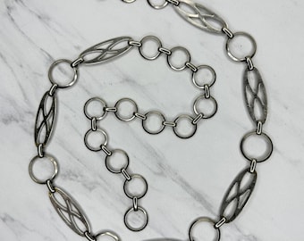 Vintage Geometrische Kette Gürtel Silber Ton Oval Link klein Mittelgroß verstellbar abstraktes Gitter moderne Statement-Taille