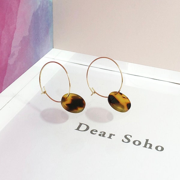 Isabella Dark Gold Tortoise Shell Hoop Earrings, Dainty Tortoise Shell Earrings, Tortoise Dangle Hoop Earrings, Minimalist Acetate Earrings