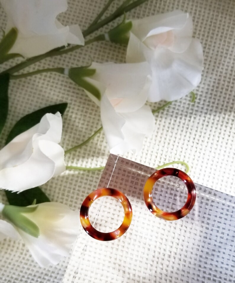 Dainty Stud Earrings Angela Bloody Mary Tortoise Earrings Tortoise Shell Stud Earrings Minimalist Stud Earrings Tortoise Shell Earrings