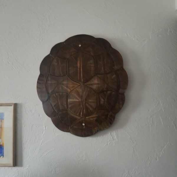 Sculpture murale en métal rustique en forme de tortue de mer, intérieur extérieur fait main en carapace de tortue, maison de plage, décoration neuve, cadeau de pendaison de crémaillère, art patiné en cuivre