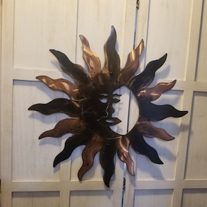 Wanddecor Sun, Indoor grote zon, outdoor Wall Decor, gerecycleerde stalen zon, aangepaste zon, rustieke boerderijstijl, grote metalen zon, cadeau voor haar