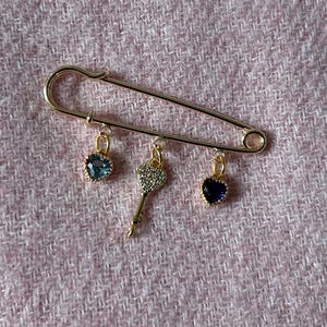 SECRETO  Bridal safety pin, Elegant Something blue , something old Sosmething New Keepsake, Perfect Brides Gift