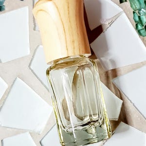 Fragrâncias roll-on de vidro marinho amarelo perfumes naturais roll-on perfumes de óleos essenciais orgânicos perfumes roll-on veganos