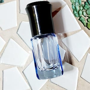 Fragrâncias Roll-on Blue Sea Glass, perfumes roll-on naturais, perfumes com óleos essenciais orgânicos, perfumes roll-on veganos