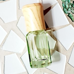 Fragrâncias roll-on Green Sea Glass, perfumes roll-on naturais, perfumes com óleos essenciais orgânicos, perfumes roll-on veganos