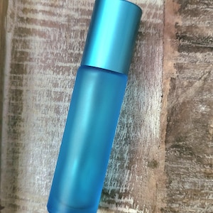 BEACH BLUE frosted roll-on geuren kies je kleur natuurlijke roll-on parfums biologische etherische olie parfums vegan roll-on parfums