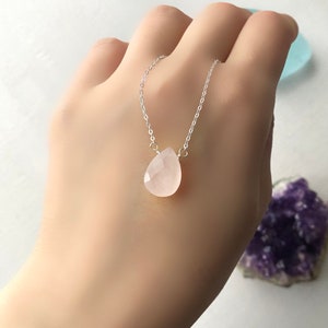 Dainty ROSE QUARZT Crystal Necklace, Rose Quartz Pendant Necklace, Dainty Gemstone Necklace, Healing Necklace, Teardrop Necklace, Gift