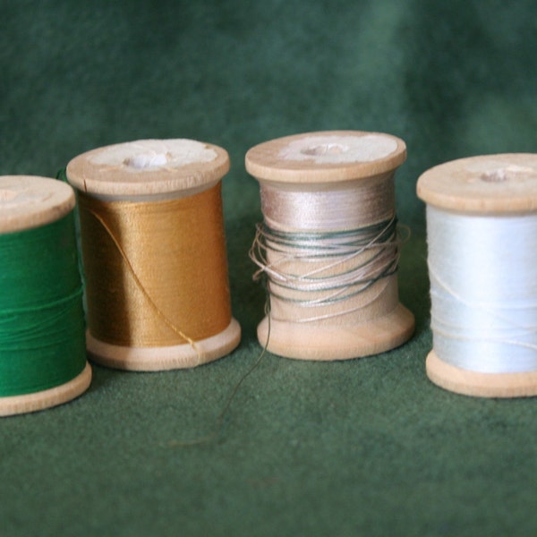 Vintage Thread on Wooden Spools, Wood spools for crafts