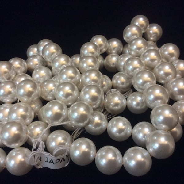 18-20mm Japanese Acrylic Pearls