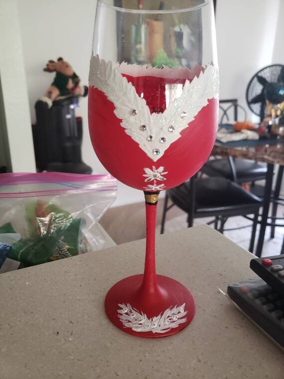 Christmas Themed Wine Glass - Cute Festive Patterns - Santa Claus -  ApolloBox