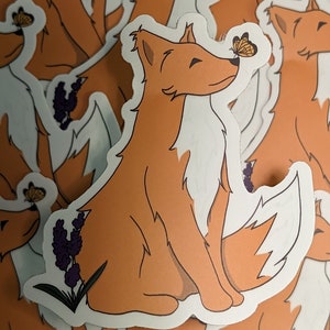 GLANZENDE STICKER: Vos en vlinder, Vos en vlindersticker, Vossticker, Leuke Vossticker, Vlinder op Vosneussticker