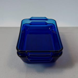 Juego de dos (2) cazuelas rectangulares Anchor Hocking Essentials de color azul cobalto, de un cuarto de galón (1/4 de galón), ideales para el uso diario, del horno a la mesa.