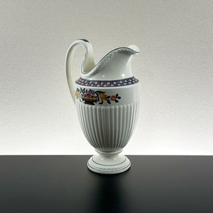 Vintage Wedgwood Trentham rood 16 oz. Werper; &quot;Edme&quot; Creamware lijfje met bloemenurn-transferdecoratie