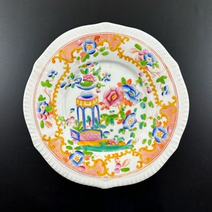 Antique English Porcelain Hand Painted Plate by J. Machin; Made in the Early 1800s; Early 19th Century Chinoisserie Cabinet Plate