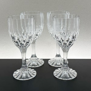 Ensemble de quatre verres à eau vintage en Cristal d&#39;Arques-Durand motif « Bretagne »