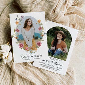 Modèle de carte photo modifiable pour l'obtention du diplôme de fleurs sauvages pour faire-part senior Corjl 0143