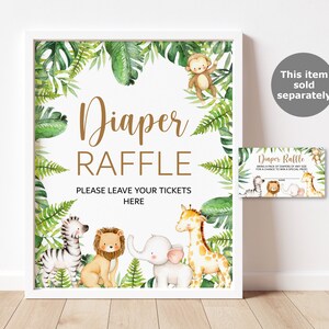 K&ouml;nnte beinhalten: Ein wei&szlig;es Schild mit gr&uuml;nem Dschungel-Motiv, auf dem eine Giraffe, ein Zebra, ein L&ouml;we und ein Elefant zu sehen sind. Das Schild lautet "Diaper Raffle" und "Please leave your tickets here".