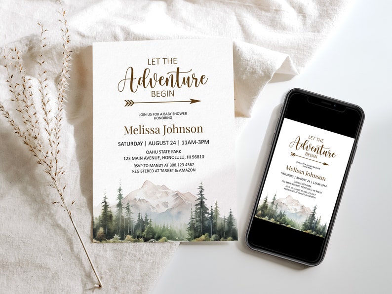 Pode incluir: Um convite para um ch&aacute; de beb&ecirc; com uma ilustra&ccedil;&atilde;o em aquarela de montanhas e &aacute;rvores. O texto diz "Let the Adventure Begin" e inclui o nome "Melissa Johnson" e os detalhes do evento.