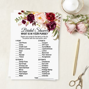 Ce qu'il y a dans votre sac à main - Jeu de douche nuptiale bordeaux floral bordeaux rose, jeu de douche nuptiale imprimable, non modifiable B61