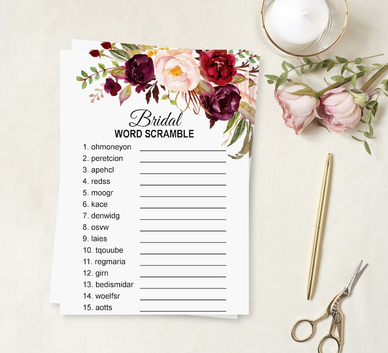 K&ouml;nnte beinhalten: Ein druckbares Brautparty-Spiel mit einem Blumendesign mit burgunderfarbenen und rosafarbenen Blumen. Das Spiel hei&szlig;t "Bridal Word Scramble" und enth&auml;lt 15 W&ouml;rter zum Entschl&uuml;sseln.