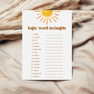K&ouml;nnte beinhalten: Ein druckbares Babyparty-Spiel mit einer gelben Sonnengrafik und dem Text "baby word scramble". Das Spiel enth&auml;lt 15 verschl&uuml;sselte W&ouml;rter rund um Babys, wie "tebolt" f&uuml;r "bottle" und "recipiaf" f&uuml;r "pacifier".