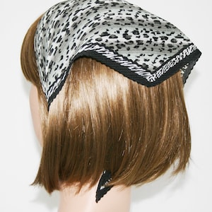 Leopard Print Pleated Scarves with boarder