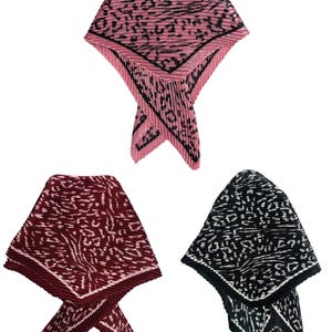 Animal print pleated scarf