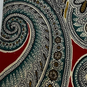 Liberty of London 100% silk paisley red white green tie necktie