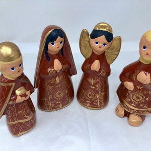 Vintage Mexican Folk Art Nativity Set – Hand-Painted Clay Figures with Gold Accents – 4 Piece – Christmas Creche