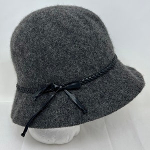 vintage Liz Claiborne wool hat weathered gray leather band bucket cloche