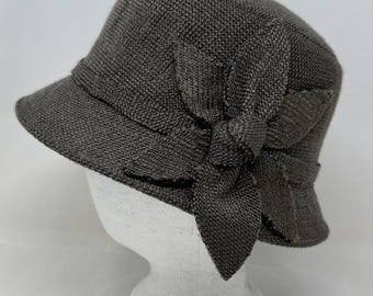 vintage Liz Claiborne grey wool hat with sewn on wool leaves Vintage Liz Claiborne Wool Hat Weathered Gray Leather Band  main image 4