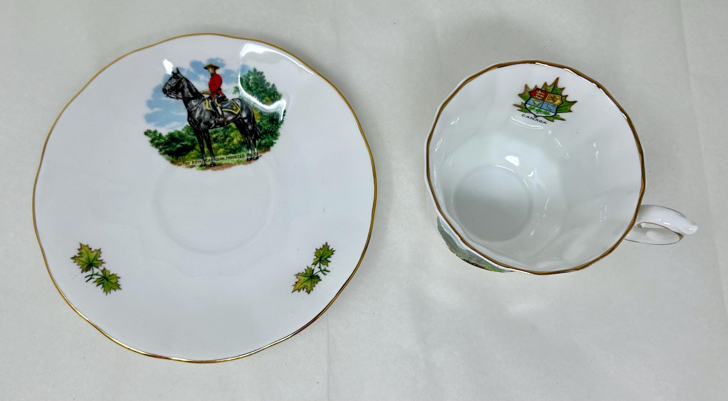 ヴィンテージ エリザベス朝 ファインボーンチャイナ ティーカップ