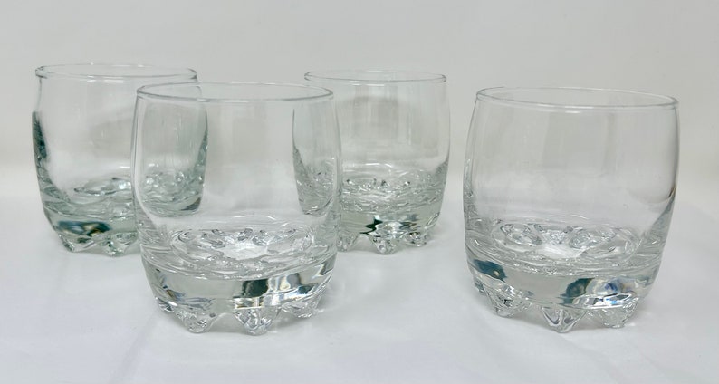 Bormioli Rocco Graphics Glasses, Set of 4 - Tumblers with Reflective Base - Elegant Italian Barware for Aromatic Spirits - Thumbnail 3