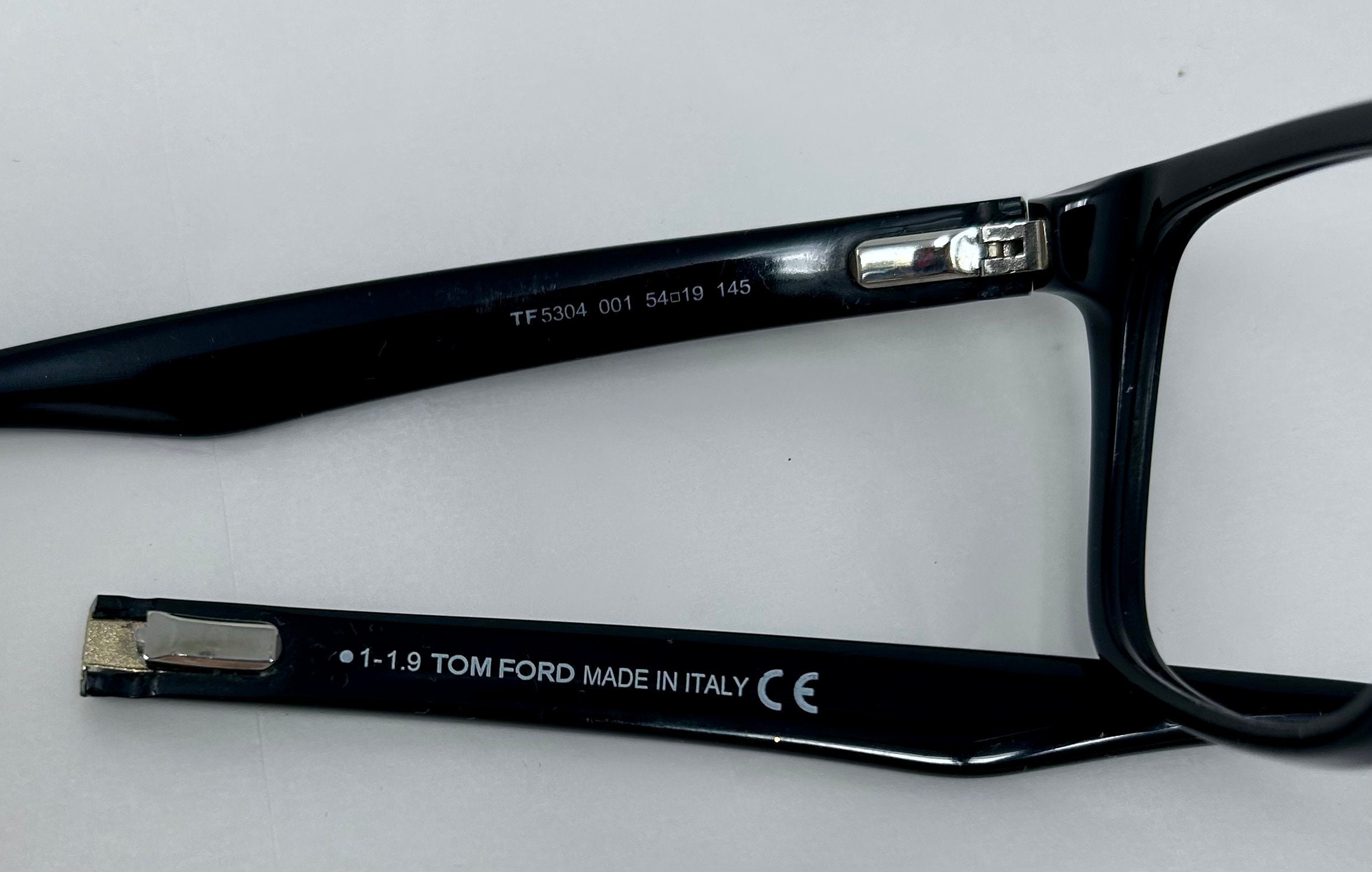 tf5304 tom ford