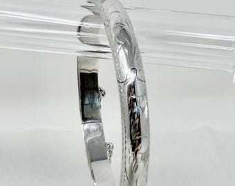 Sterling Silver Bangle Bracelet 7 Inch Vintage Hinged Bracelet Etched Design 925 Stackable Minimalist Jewelry