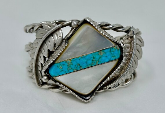 Green Turquoise Jungle Leaf Vintage Native American Navajo Sterling Silver Bracelet Green Turquoise Jungle Leaf Vintage Native American Navajo Sterling Silver Bracelet