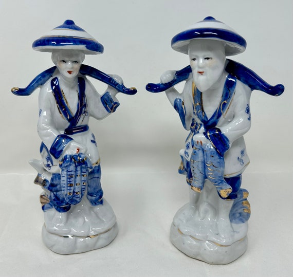 陶器 魚の彫刻 青白 陶器 魚の彫刻 青白