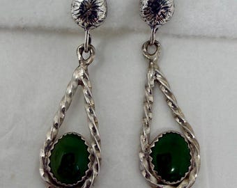 Pendientes vintage de jade verde oscuro en plata de ley: lágrima trenzada con forma de cuerda, estilo suroeste.