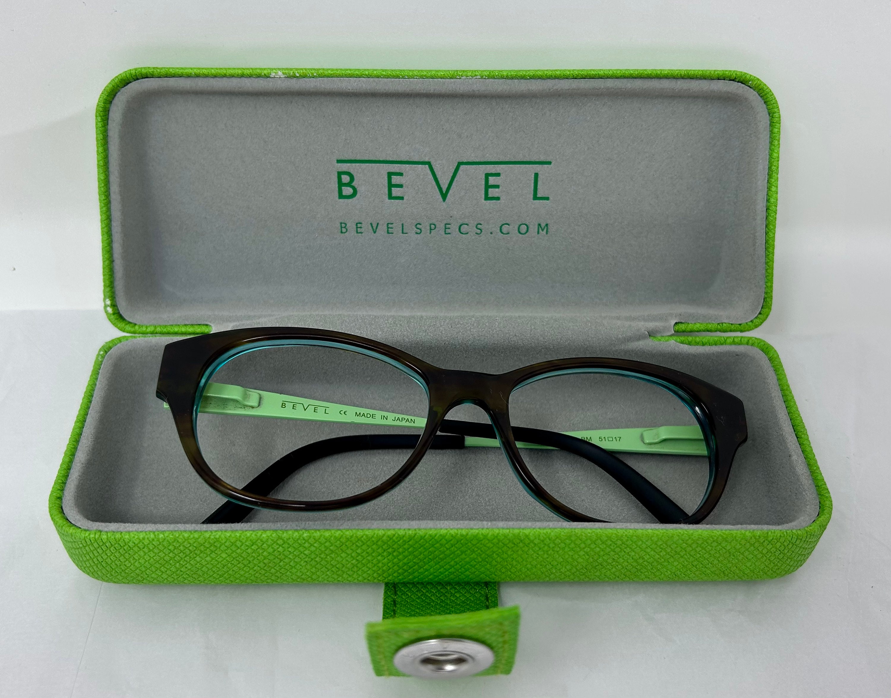 Bevel Eyeglasses 8612 Creeper‎ AUCI Burgundy/Green Horn Rim Japan 47-18 135 Goodr Masters Sunglasses The Course Green Yellow Augusta  main image 3