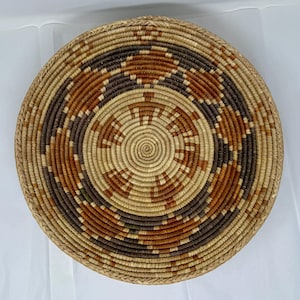Vintage Handwoven Wicker Tohono O’odham &quot;friendship&quot;  basket Bowl Natural Coiled Basket with Geometric Pattern Southwestern
