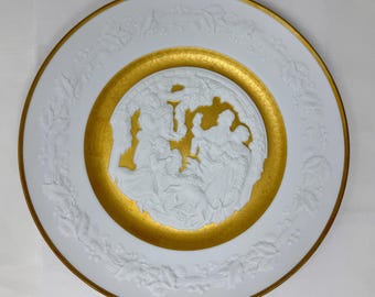 Plato navideño "Deck the Halls" de Franklin Porcelain, edición limitada, porcelana Bavaria Bisque, Nacimiento con relieve dorado, estilo vintage navideño.