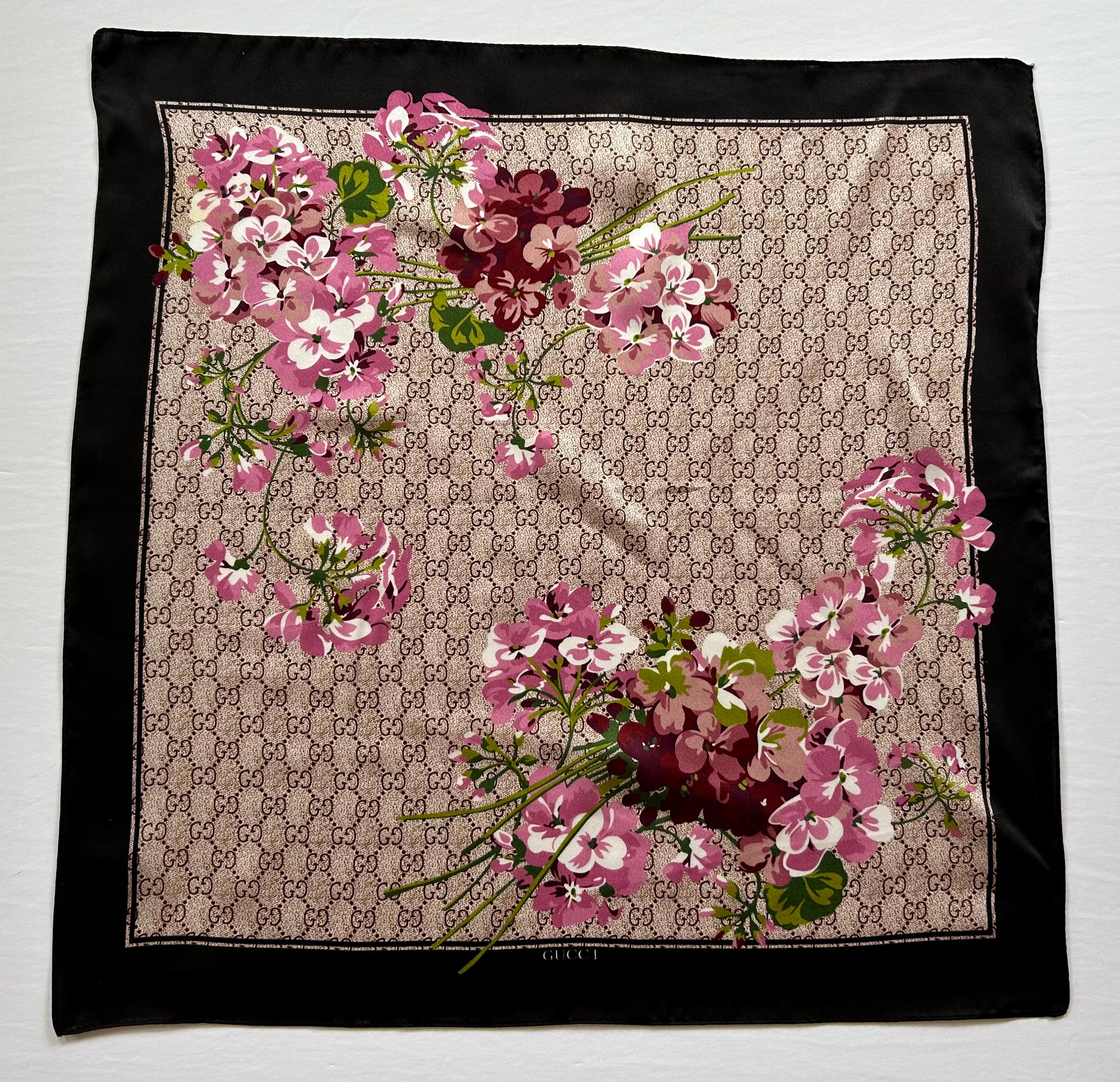 VINTAGE GUCCI FINDS — Vtg Gucci 1984 Handkerchief