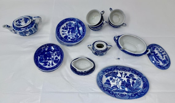 Vintage Blue Willow Japan China Set – 24+ Pc Blue White