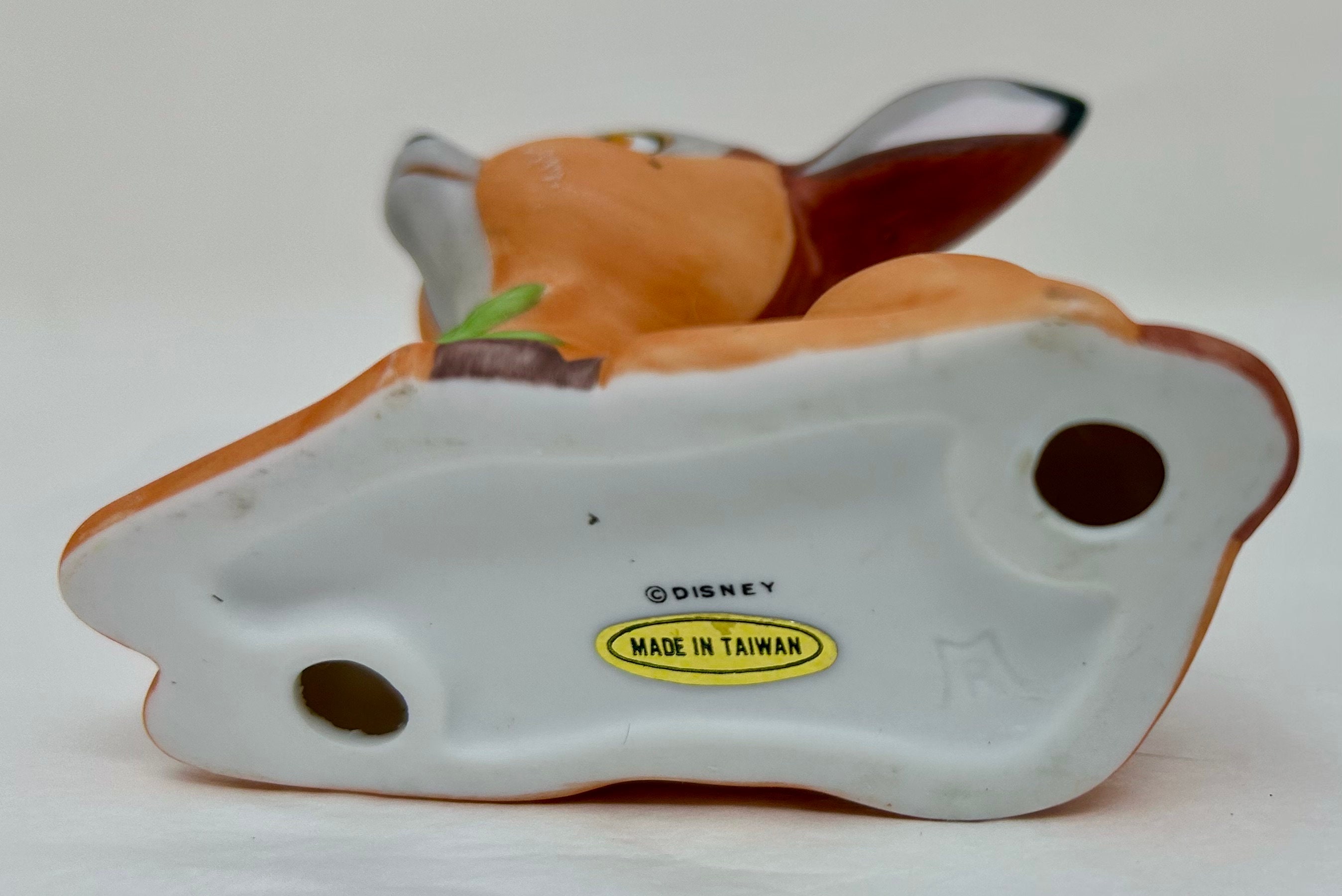 ヴィンテージ ディズニー フィギュア バンビ 陶器 座る ビスク - Etsy 日本