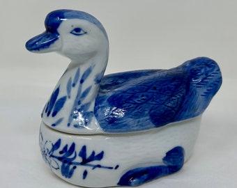 Mid-Century Chinoiserie Blue White Duck Box ceramic gloss cobalt porcelain